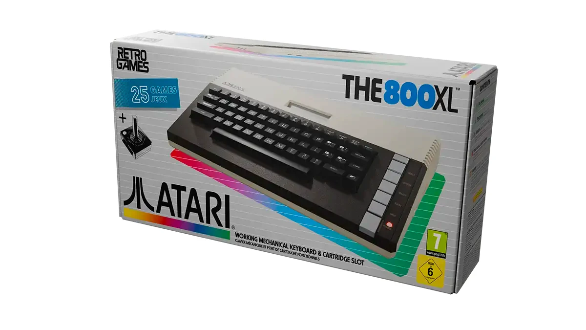La boîte de THE 800XL vue de trois quarts : la machine illustrée sur fond gris rayé, les logos ATARI et RETRO GAMES, la mention 25 GAMES et le joystick
