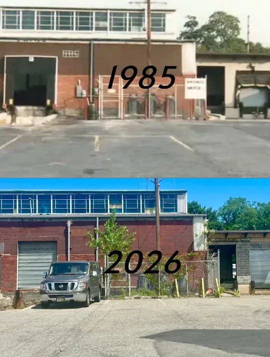Montage de deux photos du même bâtiment de briques avec quais de chargement : en haut, marquée 1985, une pancarte NINTENDO OFFICE près d'une porte ; en bas, marquée 2026, une camionnette garée devant