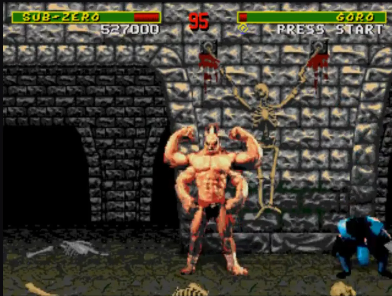 Sub-Zero affronte Goro, le boss à quatre bras de Mortal Kombat. (Mortal Kombat, Midway, via IGDB.)