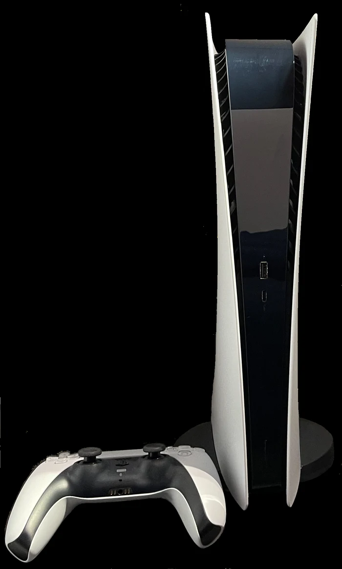 La PlayStation 5 Digital Edition (2020), vendue sans lecteur de disque dès sa conception. (Wfrmsf, CC BY-SA 4.0, Wikimedia Commons.)