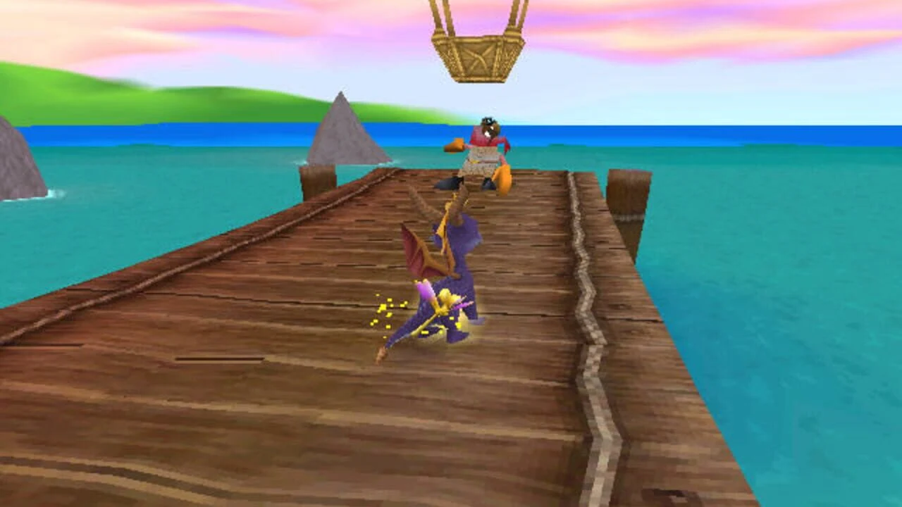 Spyro le dragon affronte un pirate sur une jetée en bois, capture du jeu original PlayStation